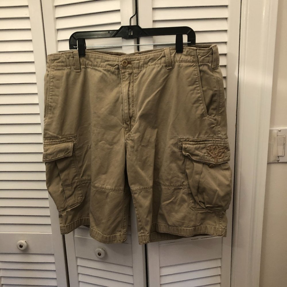 Timberland men beige tan cargo shorts, 40